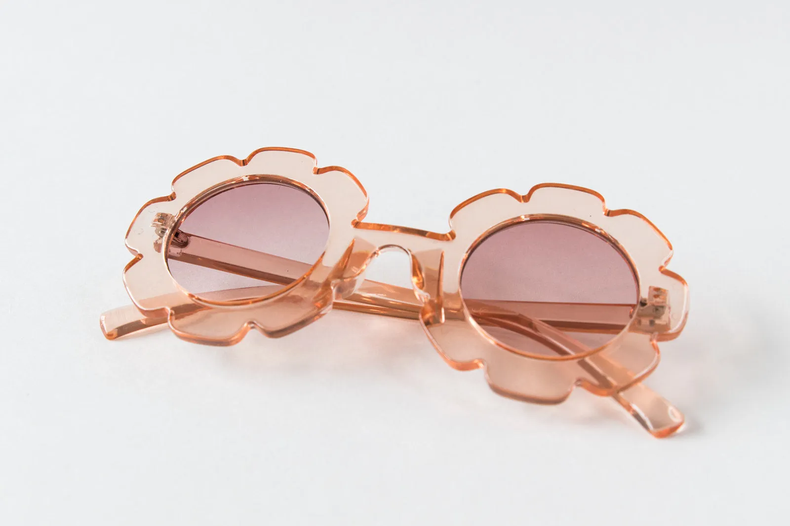 Babeehive Goods Toddler & Kid Daisy Sunglasses - Clear Peach