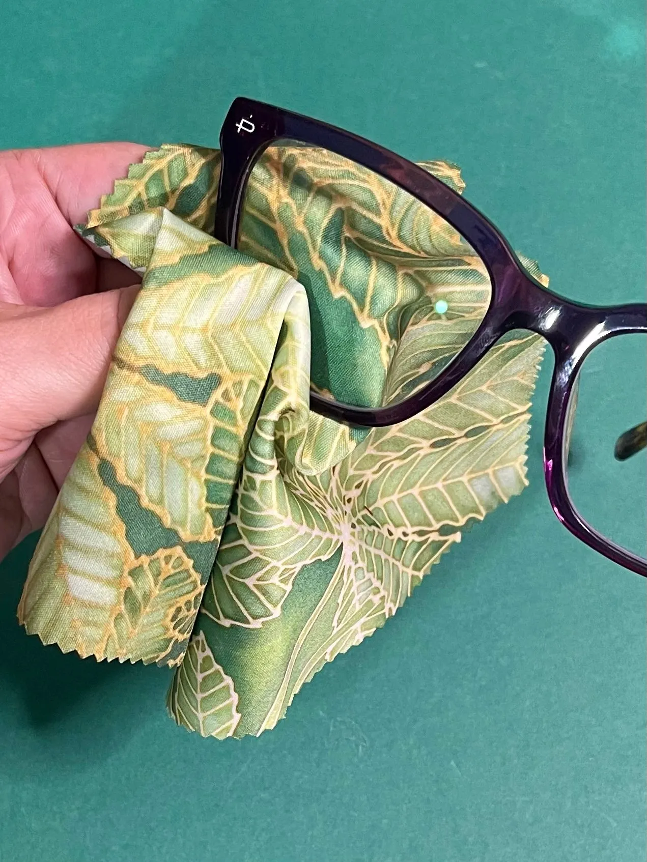 Green Horsechestnut Leaves  Glasses Cover & Cleaning Cloth - slip-on padded washable cover and microfibre cloth for glasses.